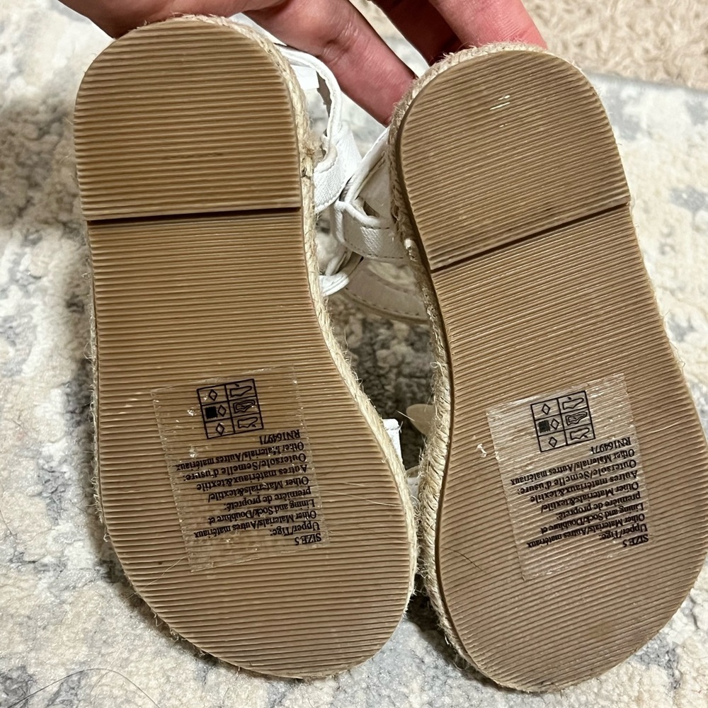Janie and Jack lemon sandals - Picture 3 of 3